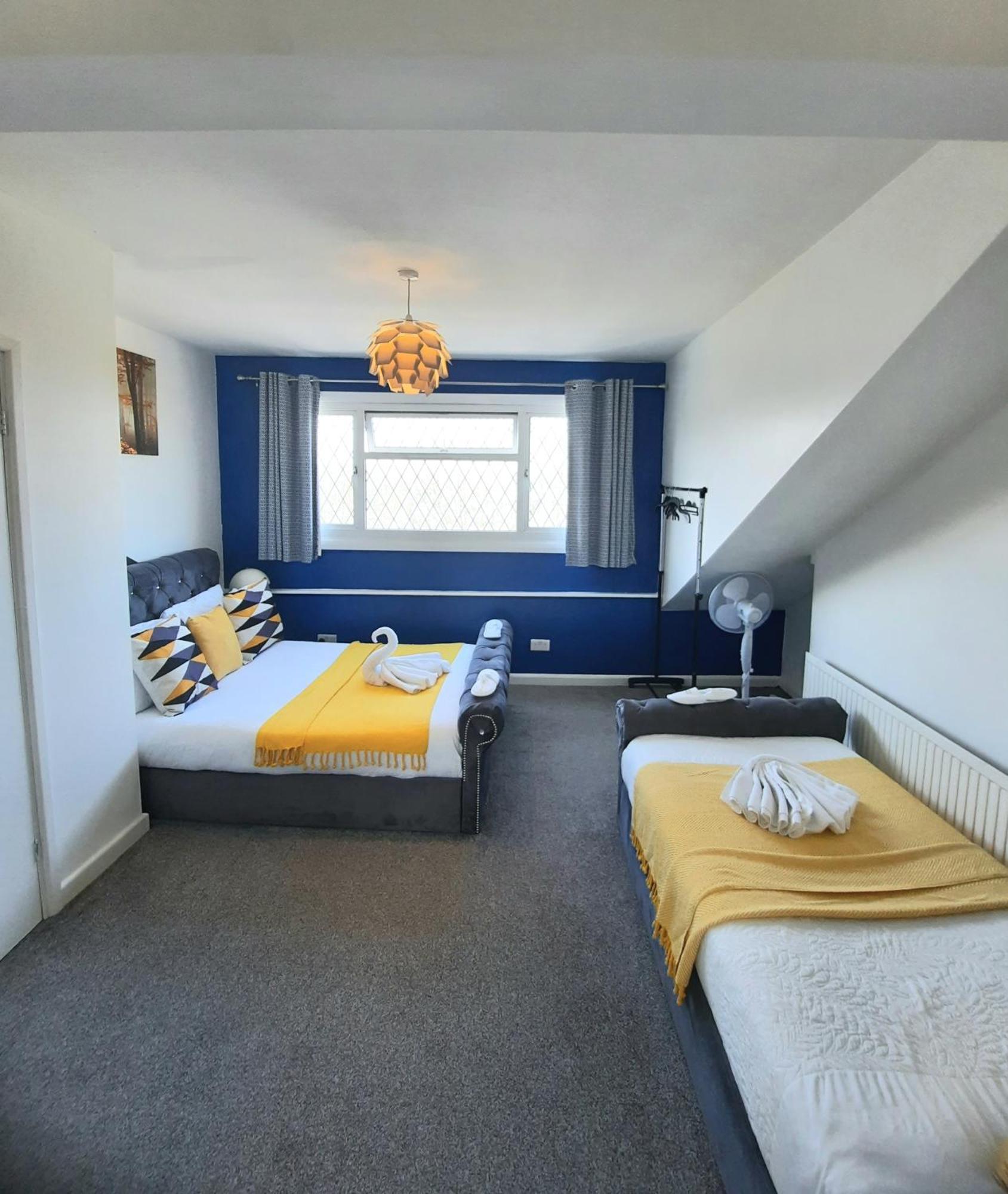 Home In Woodhouse, Leeds,Free 4 Car Parking,Free Wifi 外观 照片